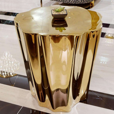 Cila kicsi lerakóasztal arany