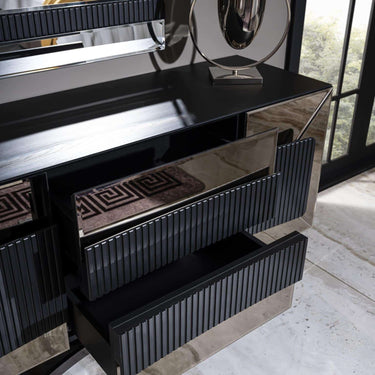 Lion fésülködőasztal fekete (kiállított)