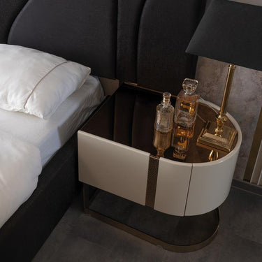 Aura éjjeliszekrény krém-bronz